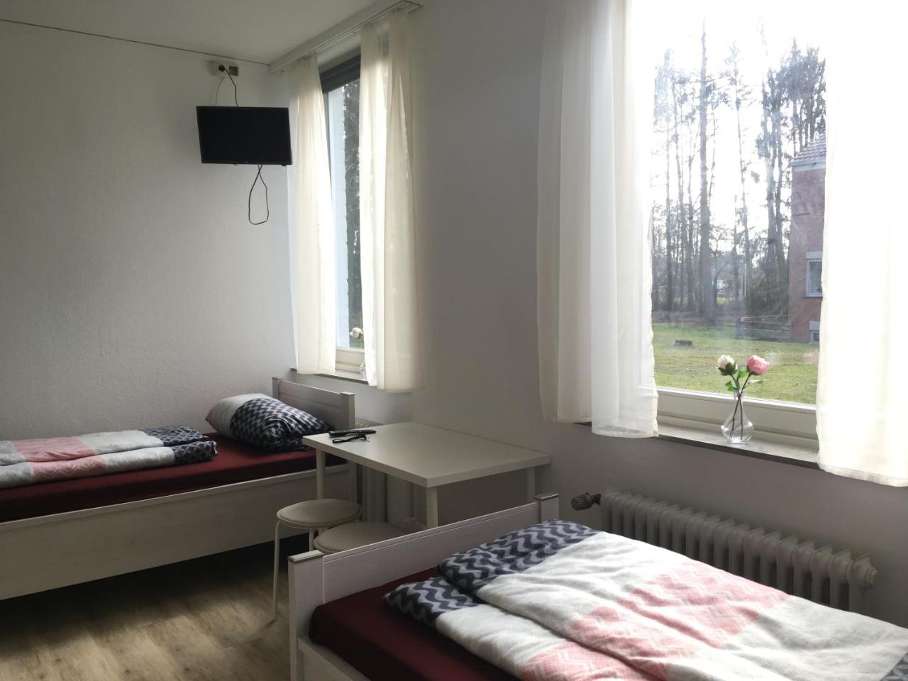 Pension Highway 3 Билефелд Екстериор снимка